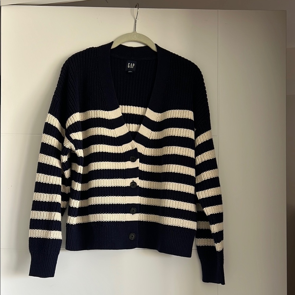 GAP Blue and Cream Cardigan Sweater size M